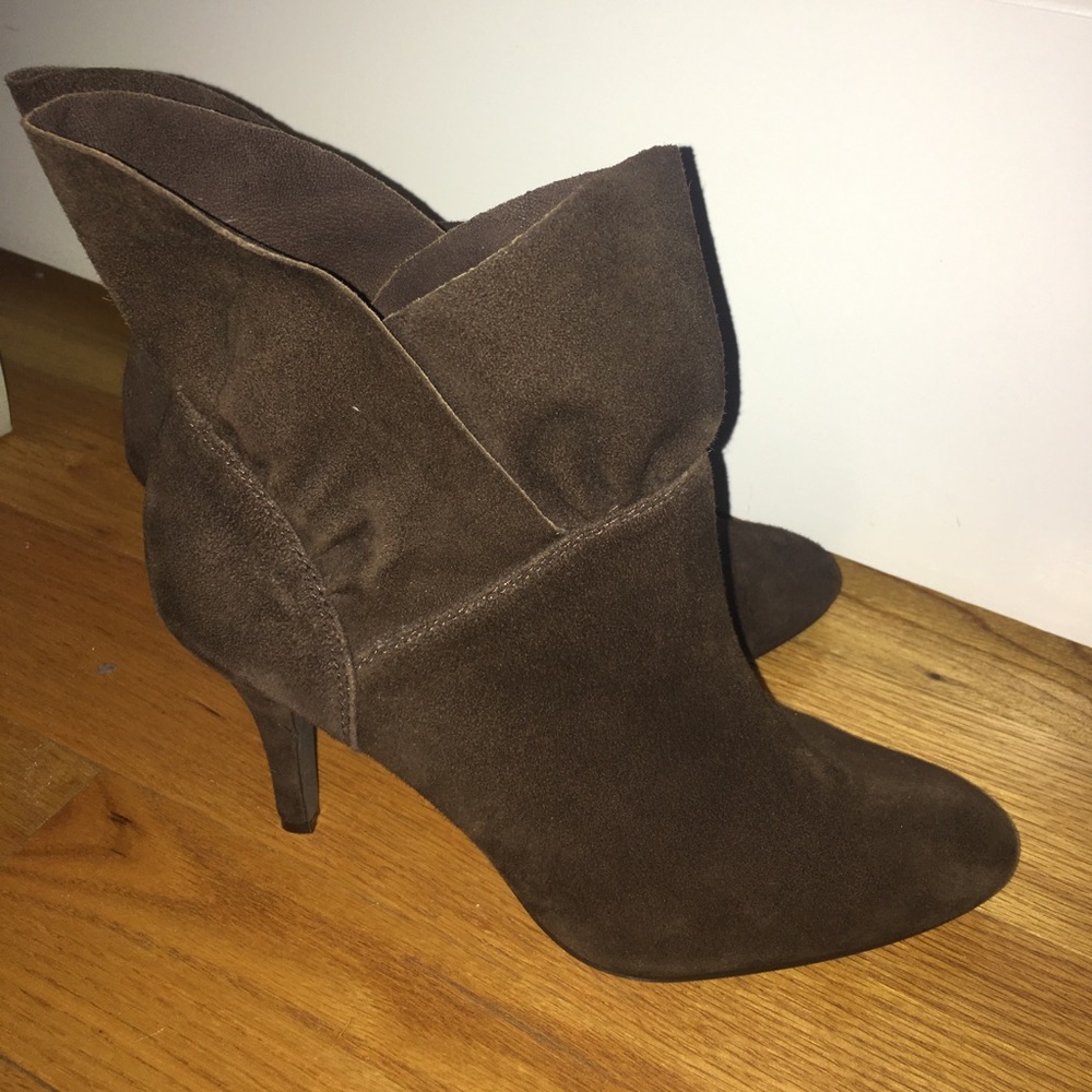 New Nine West Booties size 8